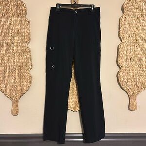 Black Cherokee Infinity men’s modern fit scrub pants. Medium